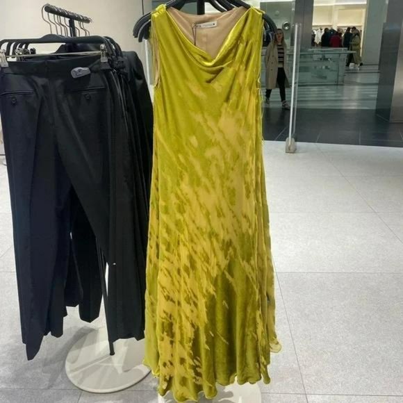 ZARA VELVET MIDI DRESS ZW COLLECTION - Picture 2 of 4